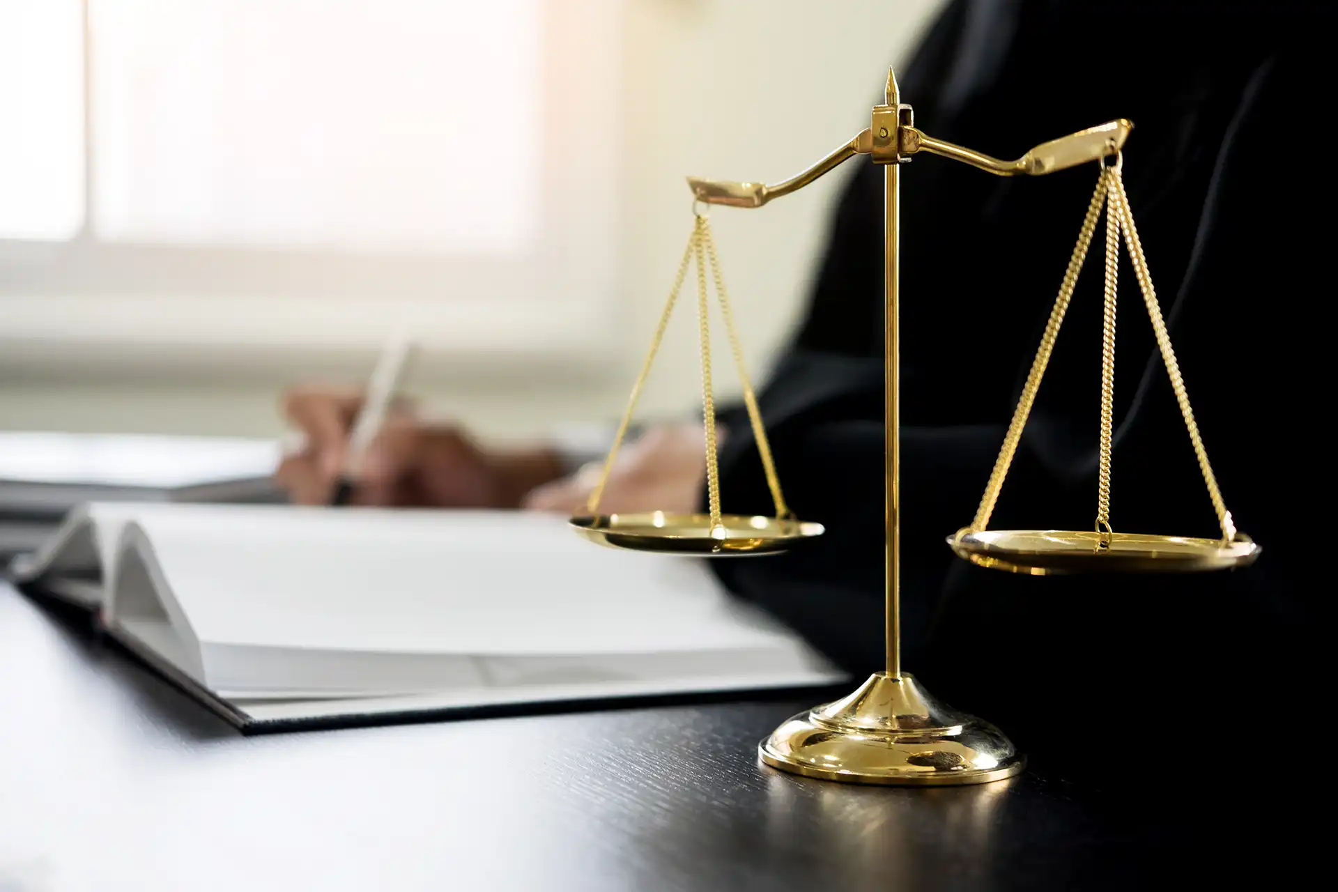 La kippa et les autres signes convictionnels n’ont pas leur place au tribunal