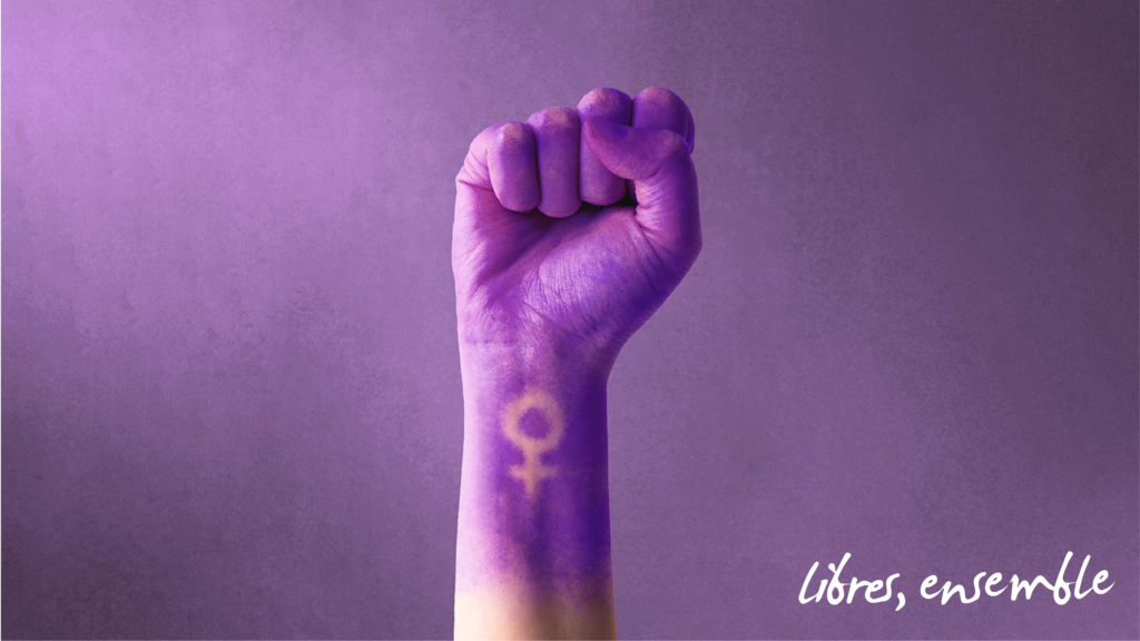 femmes poing mauve avortement ivg